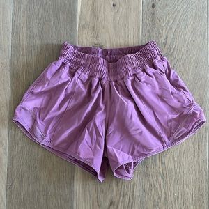 Lululemon Hotty Hot Low-Rise Lined 4” Color: Velvet Dust Size 4